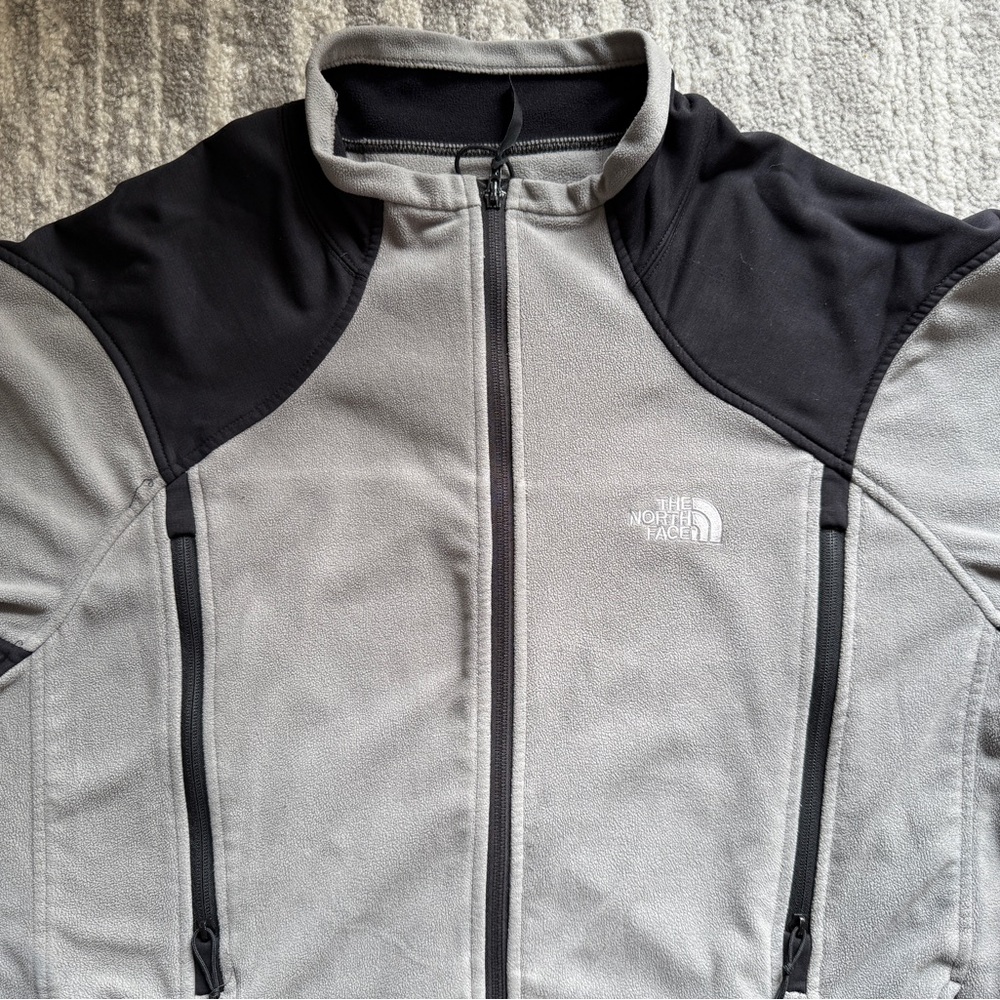 The North Face Dual-Tone Fleece Performance Jacket - Picture 2 of 5
